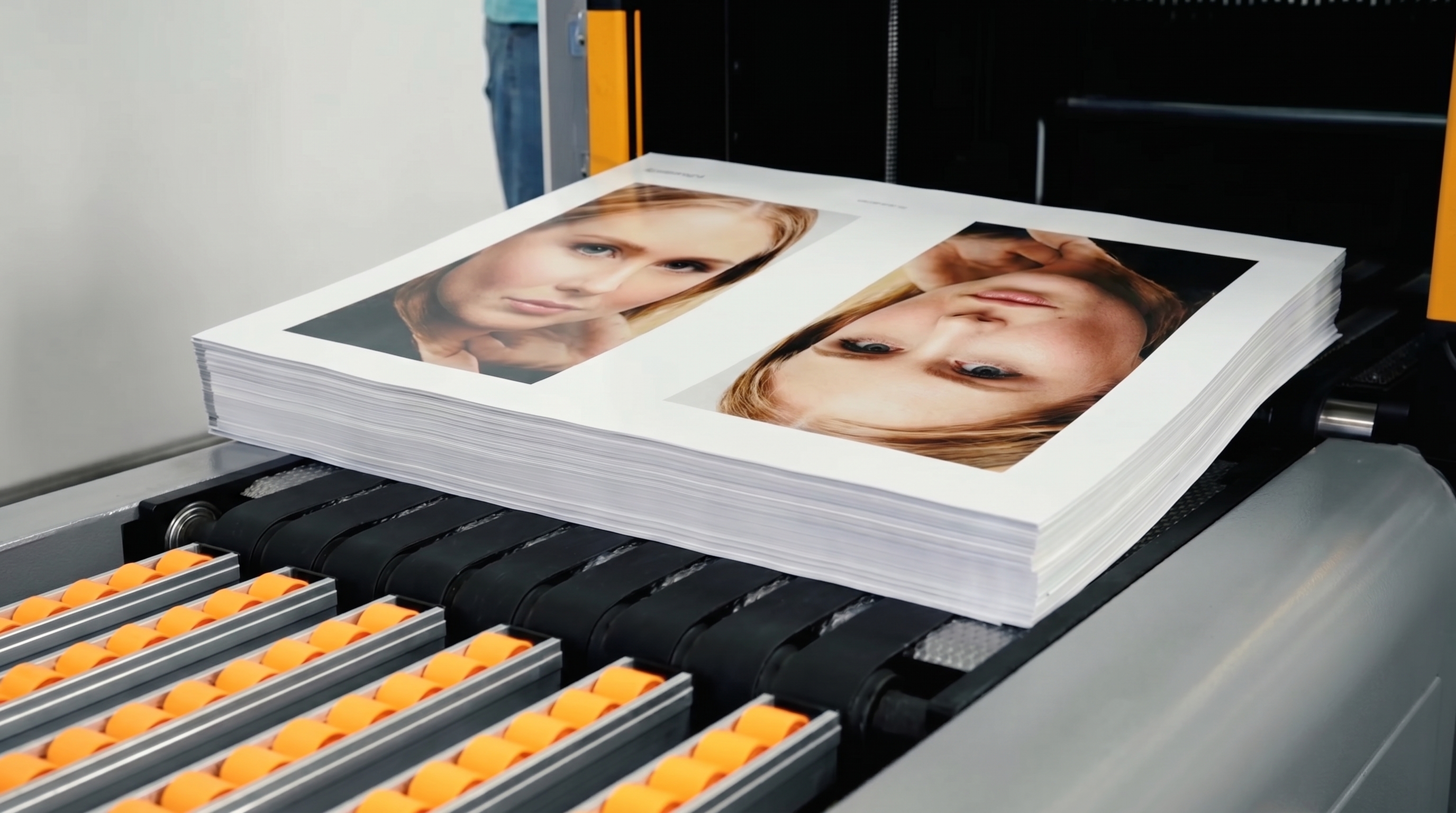 BookFlex 440 - Impressora Digital Inkjet Editorial Roll to Sheet