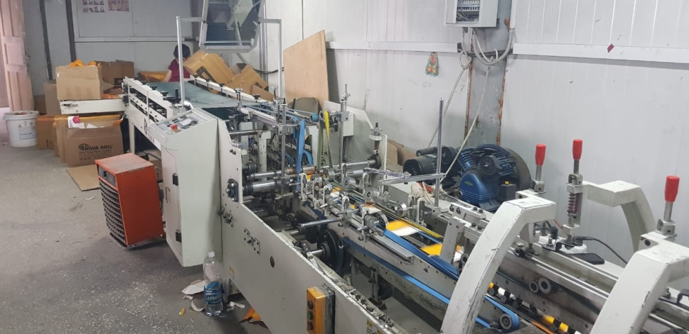 Diamond BFT - Dobradeira-Coladeira com Cola Lateral, Pre-Vinco e Fundo Automático